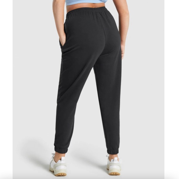 GYMSHARK LOOSE JOGGERS x WHITNEY SIMMONS - Picture 2 of 4